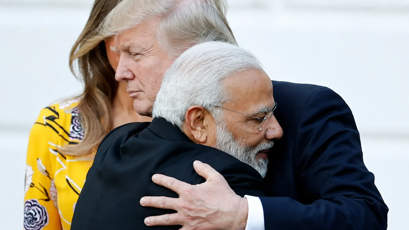 The Hand That Steadied a President — And the Line That Stopped the Room