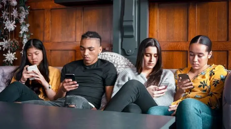 People and Their Obsession with Social Media and How Brands Are Using It to Build Their Business
