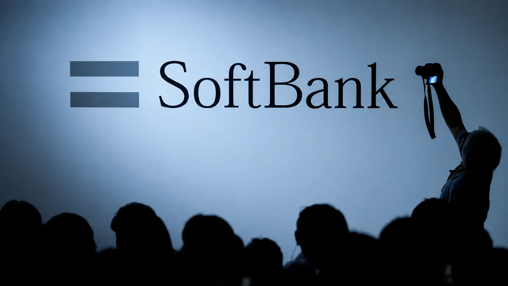 SoftBank in Talks to Buy Majority Stake in Humanoid Robot Startup 1X at $6 Billion Valuation