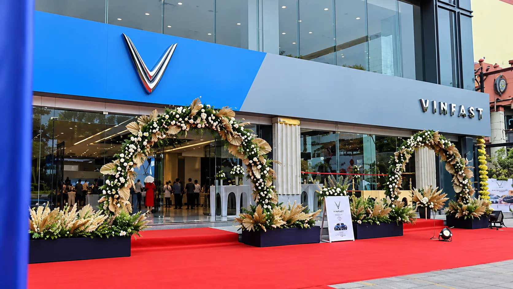 VinFast Signs 50-Plus Dealers to Launch E-Motorcycle Showrooms Across 34 Indian Cities