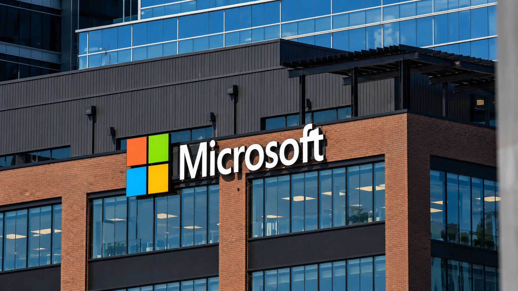 Microsoft Pulls Out of UK AI Data Centre Deal Amid Power Delays